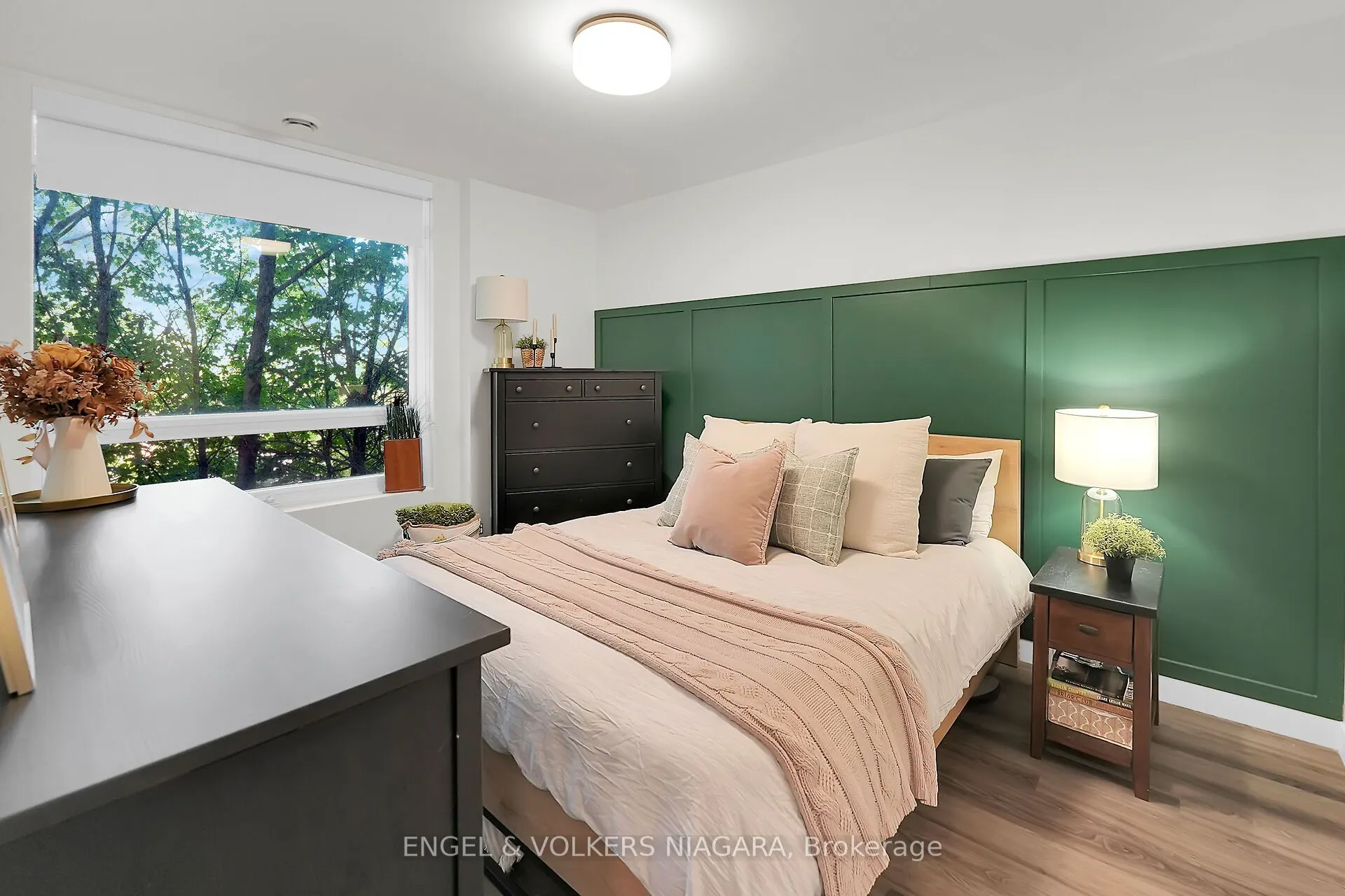 479 Charlton Avenue E, #106