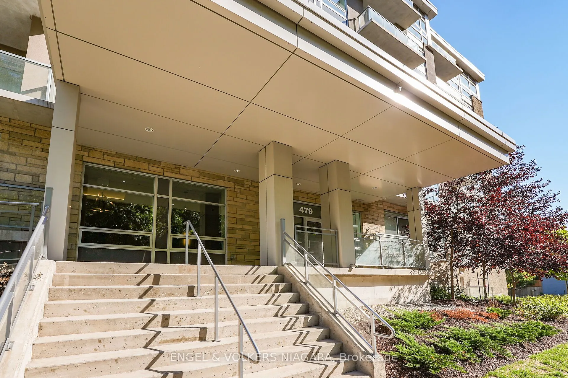479 Charlton Avenue E, #106