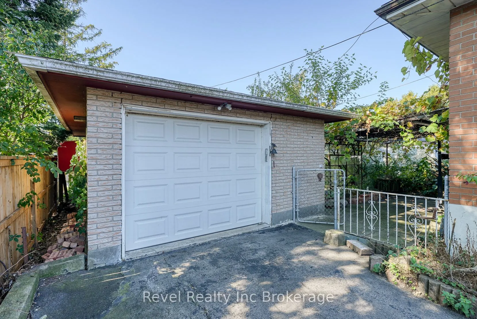 345 Vancouver Street