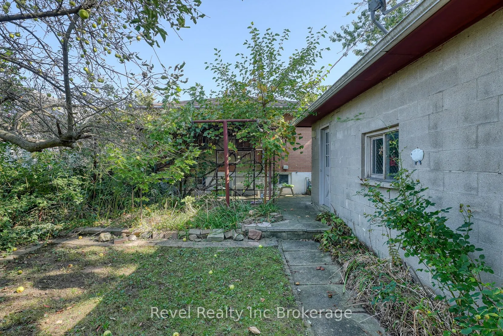 345 Vancouver Street