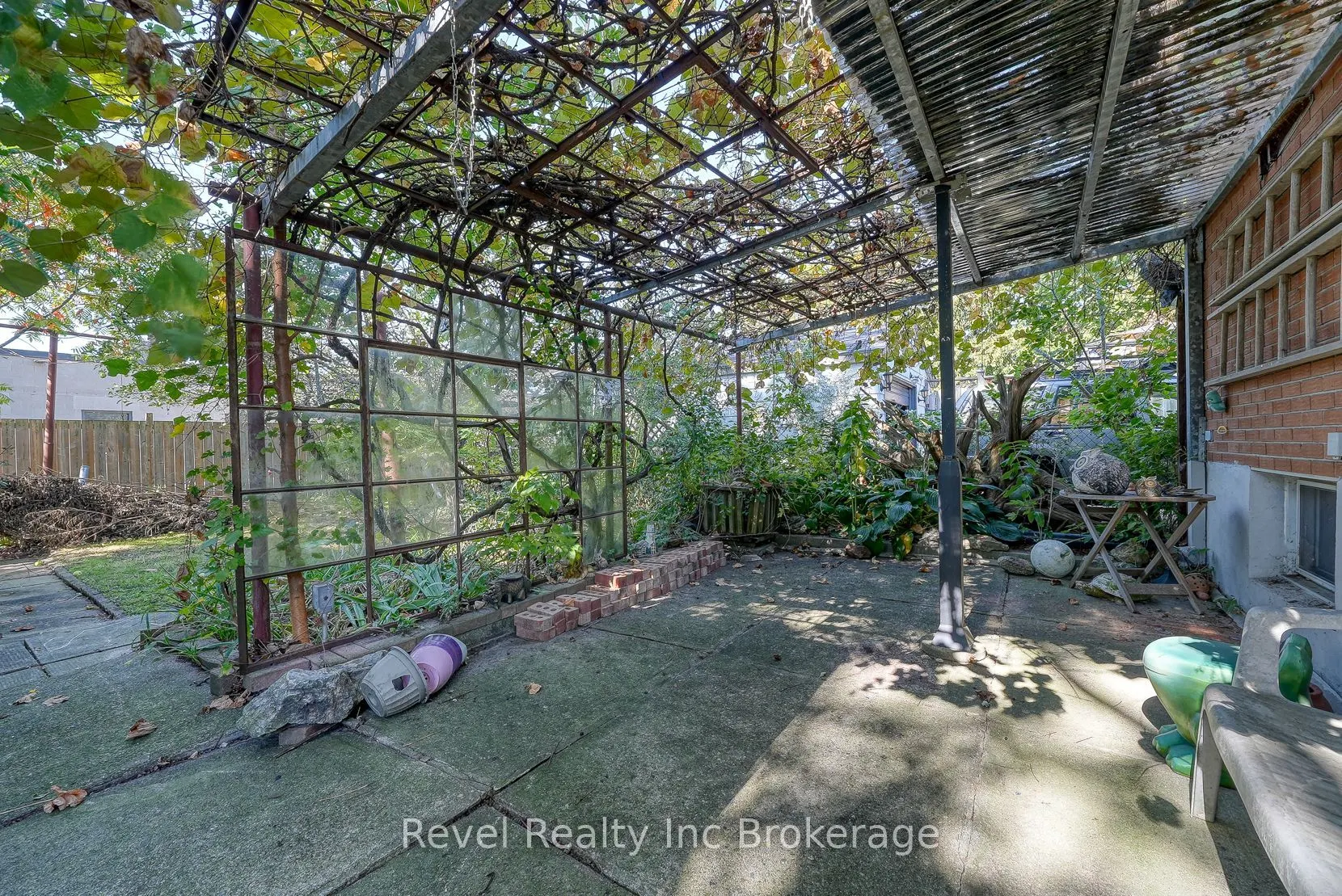 345 Vancouver Street