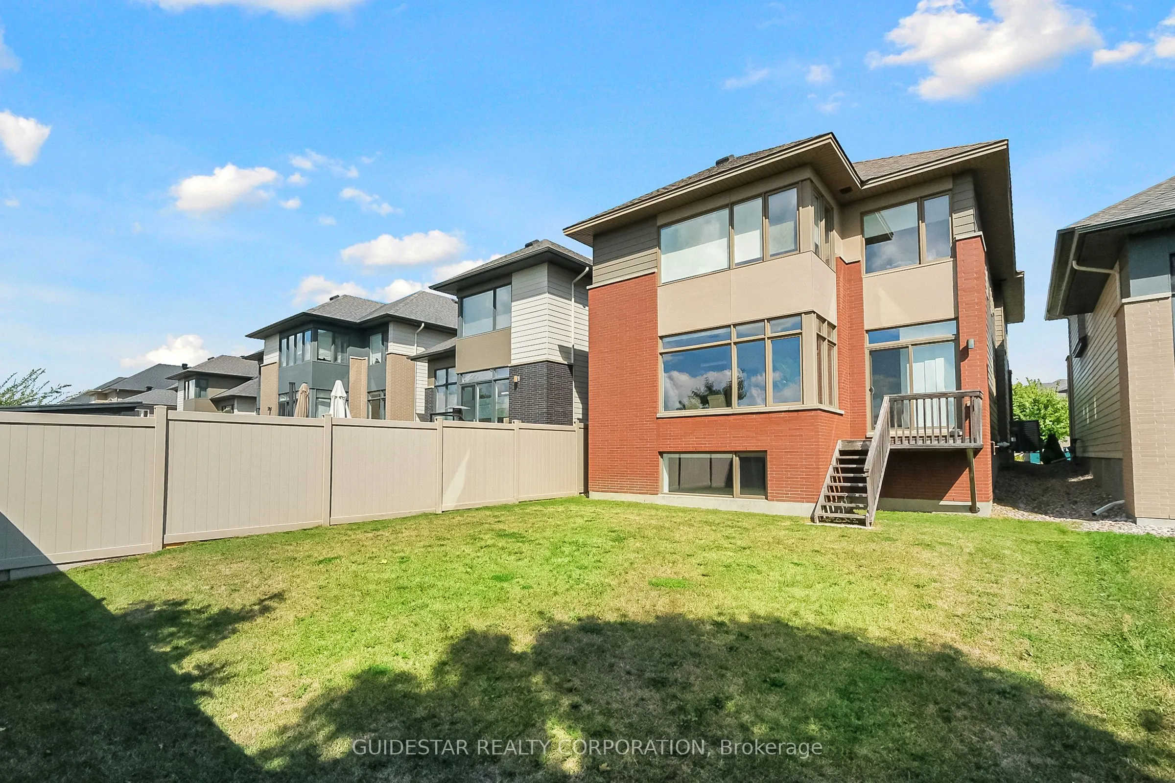 620 Bridleglen Crescent