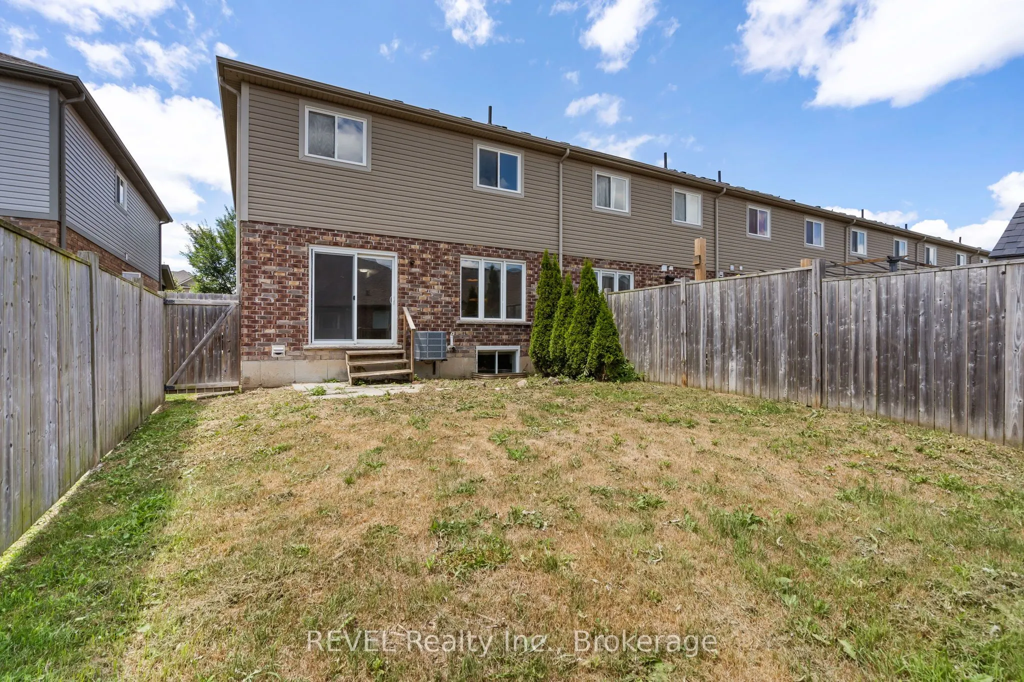 124 Roselawn Crescent