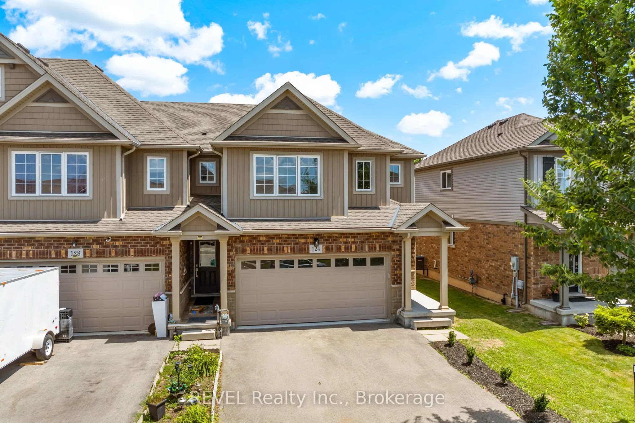 124 Roselawn Crescent