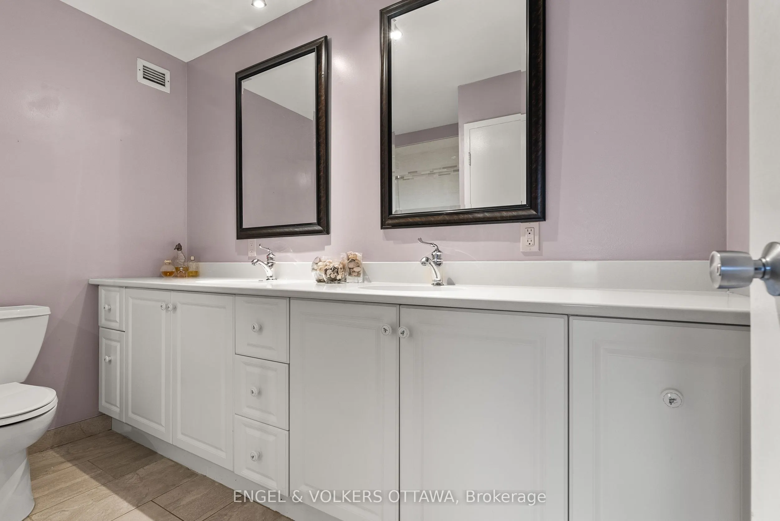 2951 Riverside Drive, #1006