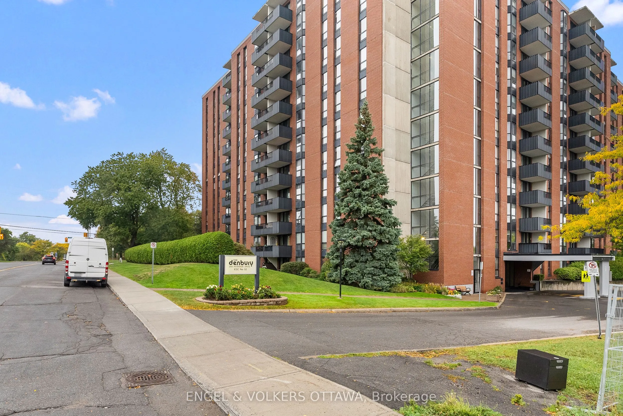 2951 Riverside Drive, #1006