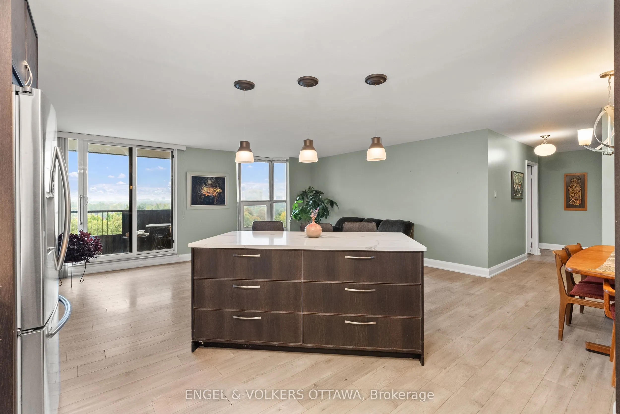 2951 Riverside Drive, #1006