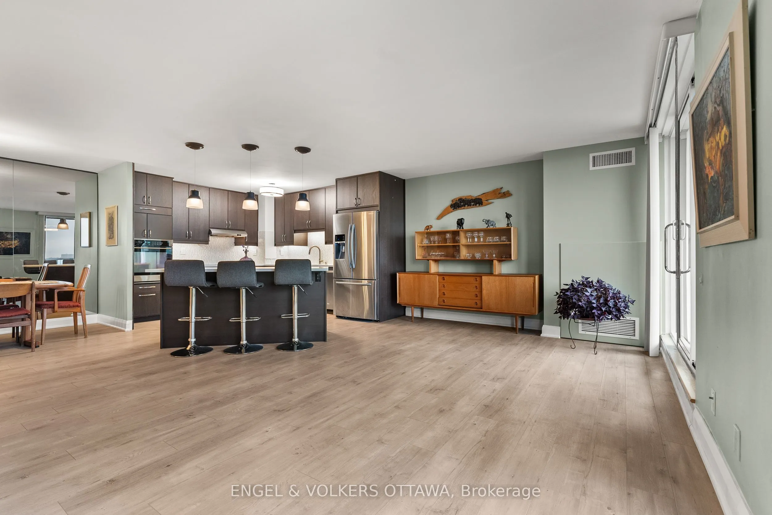 2951 Riverside Drive, #1006