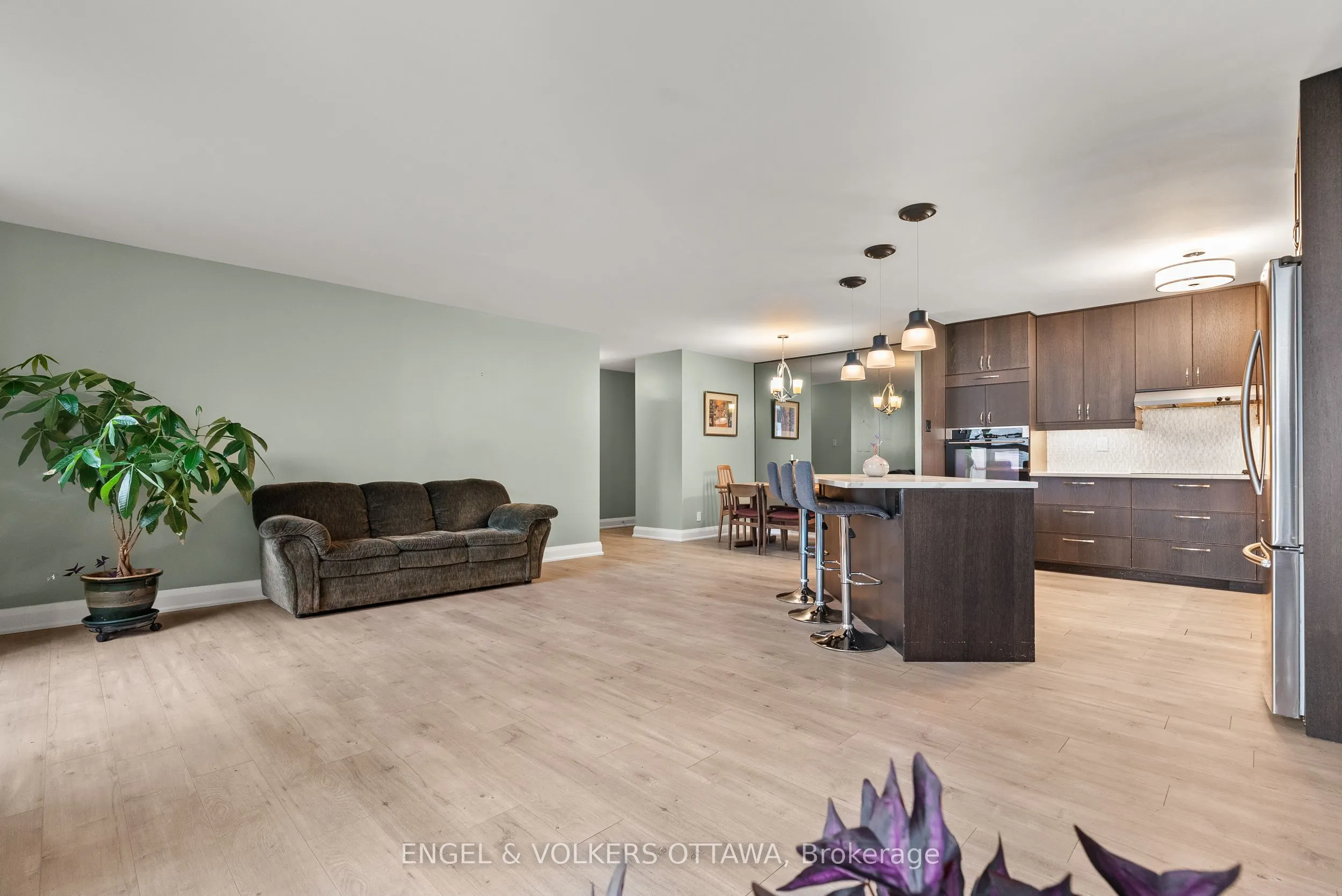 2951 Riverside Drive, #1006