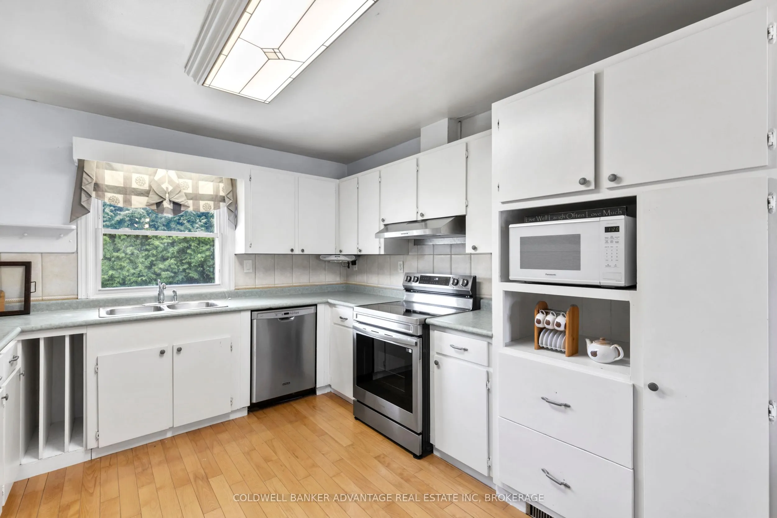 302 Main Street E
