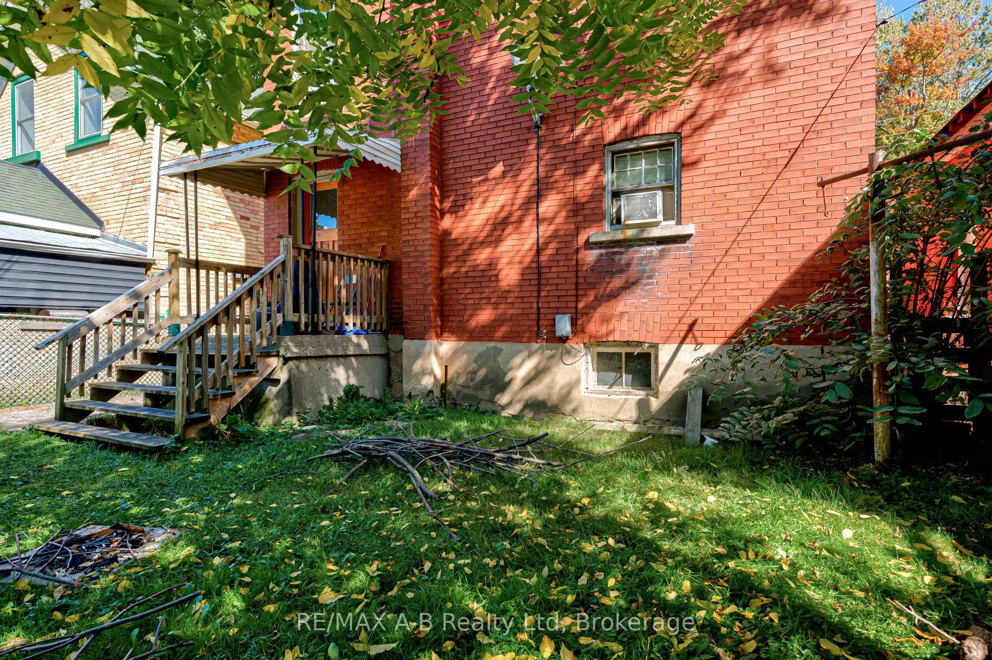 512 Downie Street