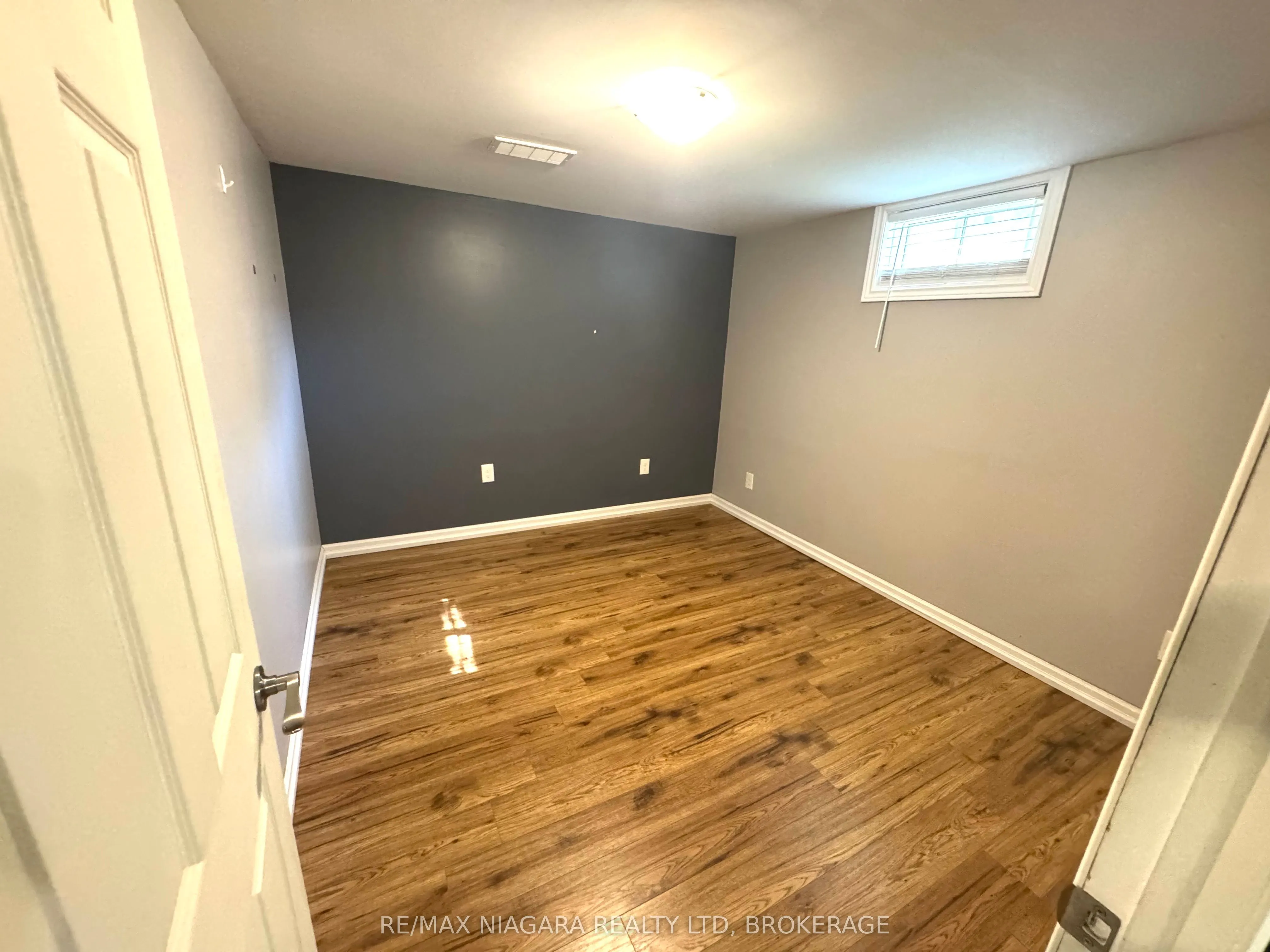 8 Lakehurst Drive