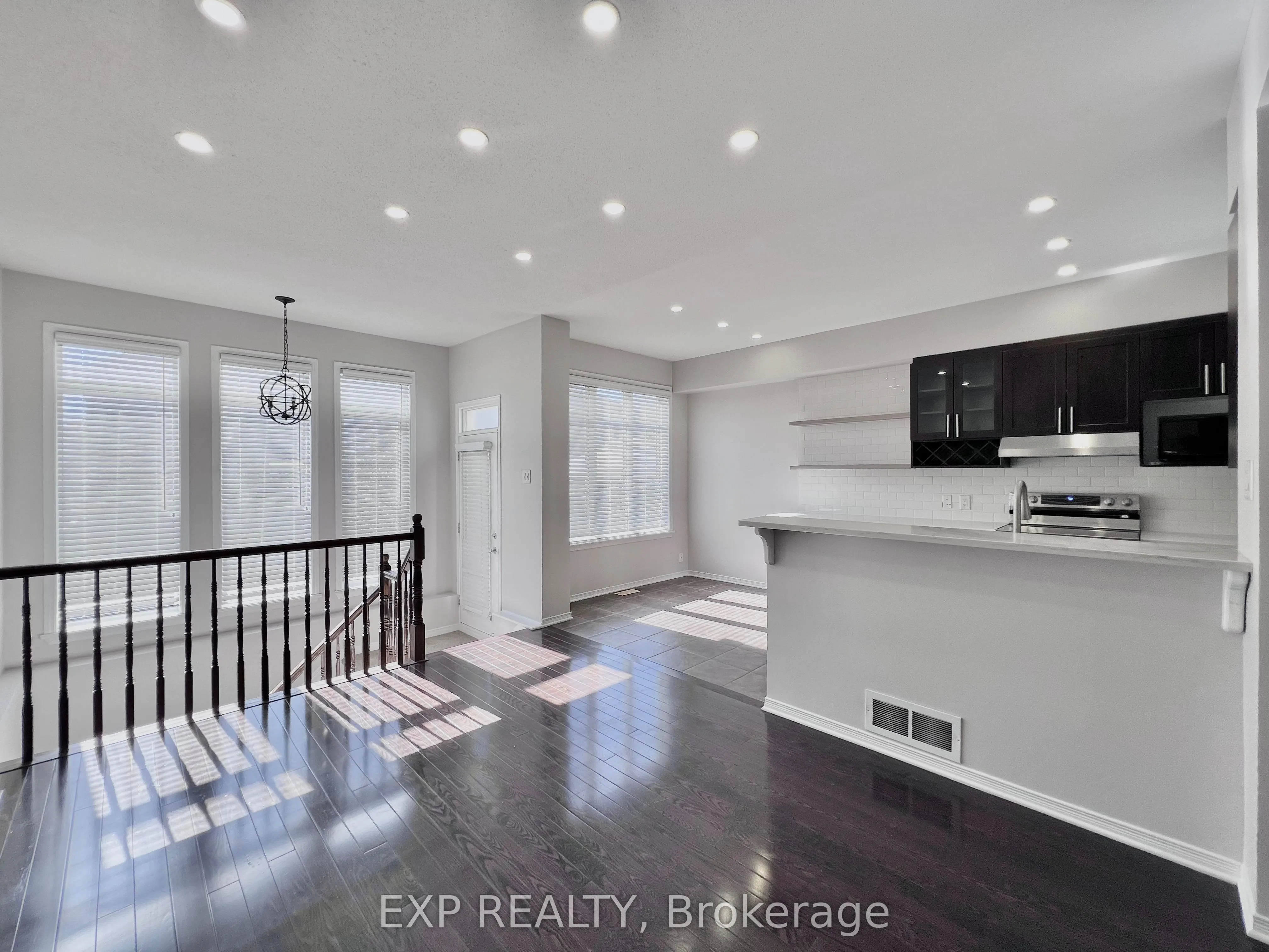 790 Nakina Way