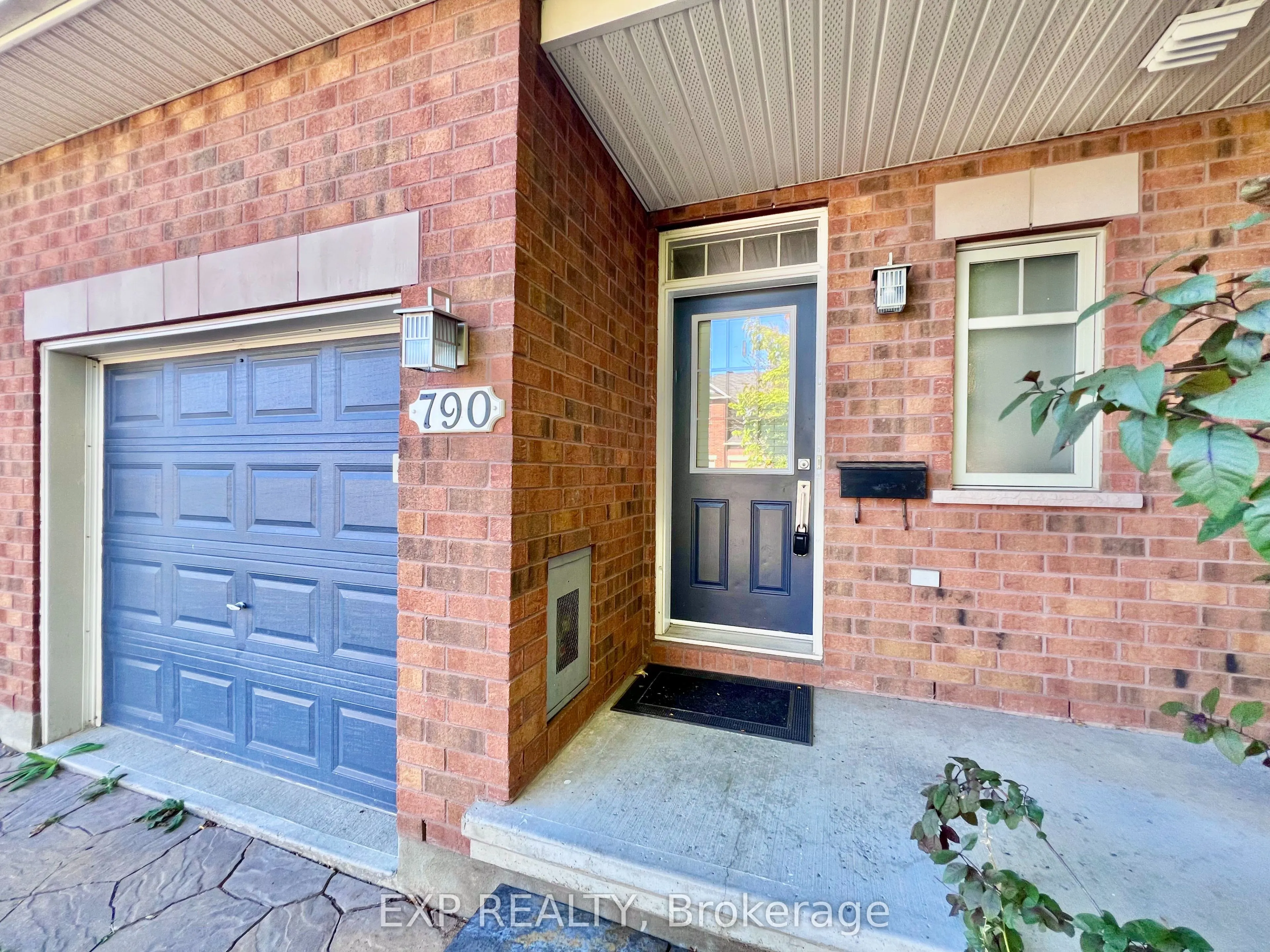 790 Nakina Way