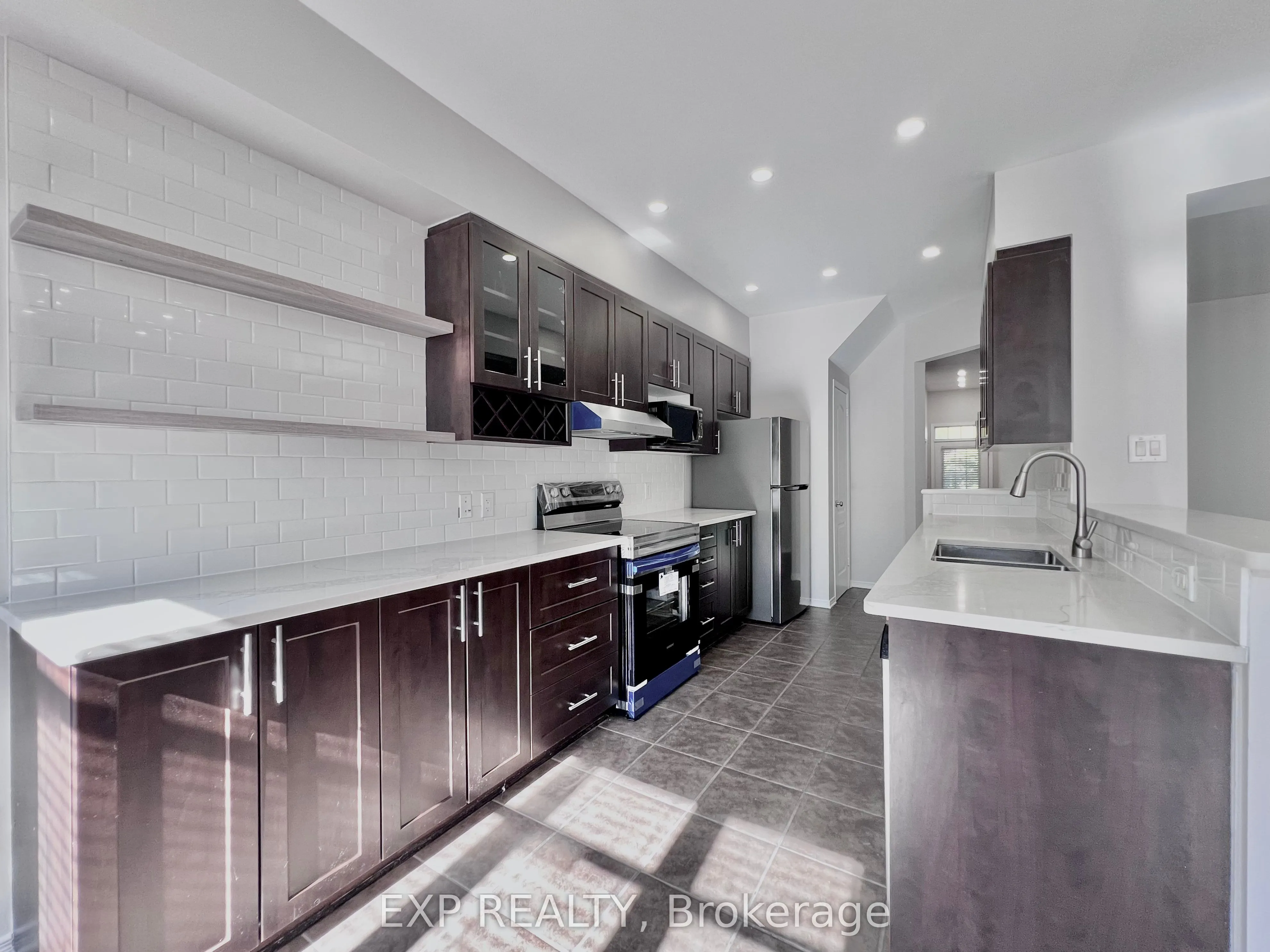 790 Nakina Way