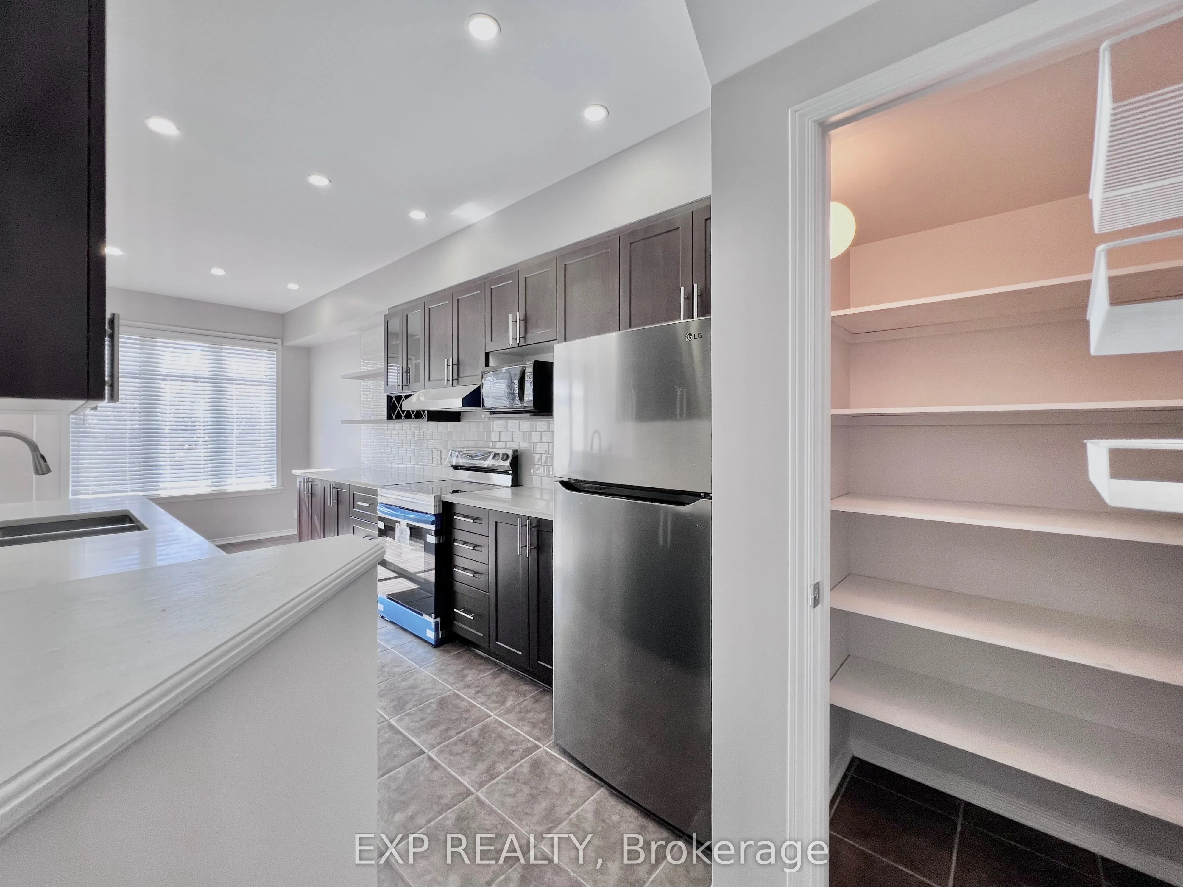 790 Nakina Way