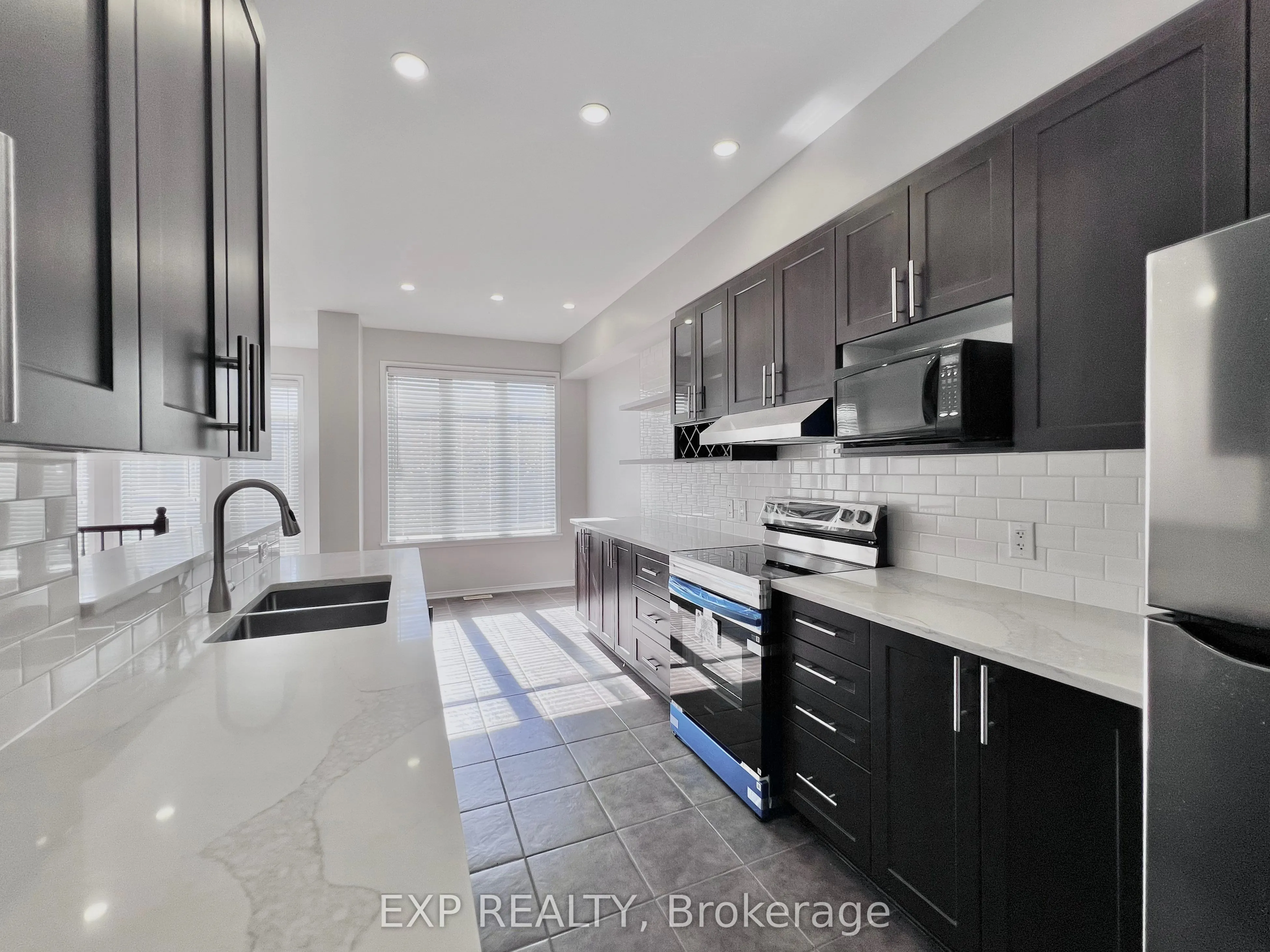 790 Nakina Way