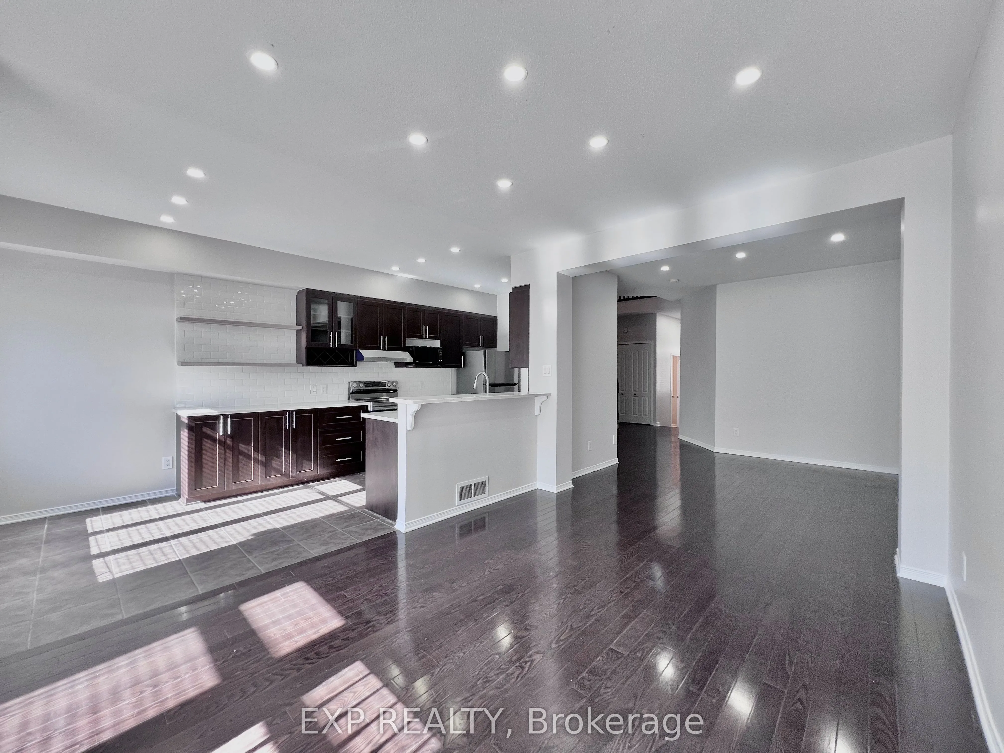 790 Nakina Way