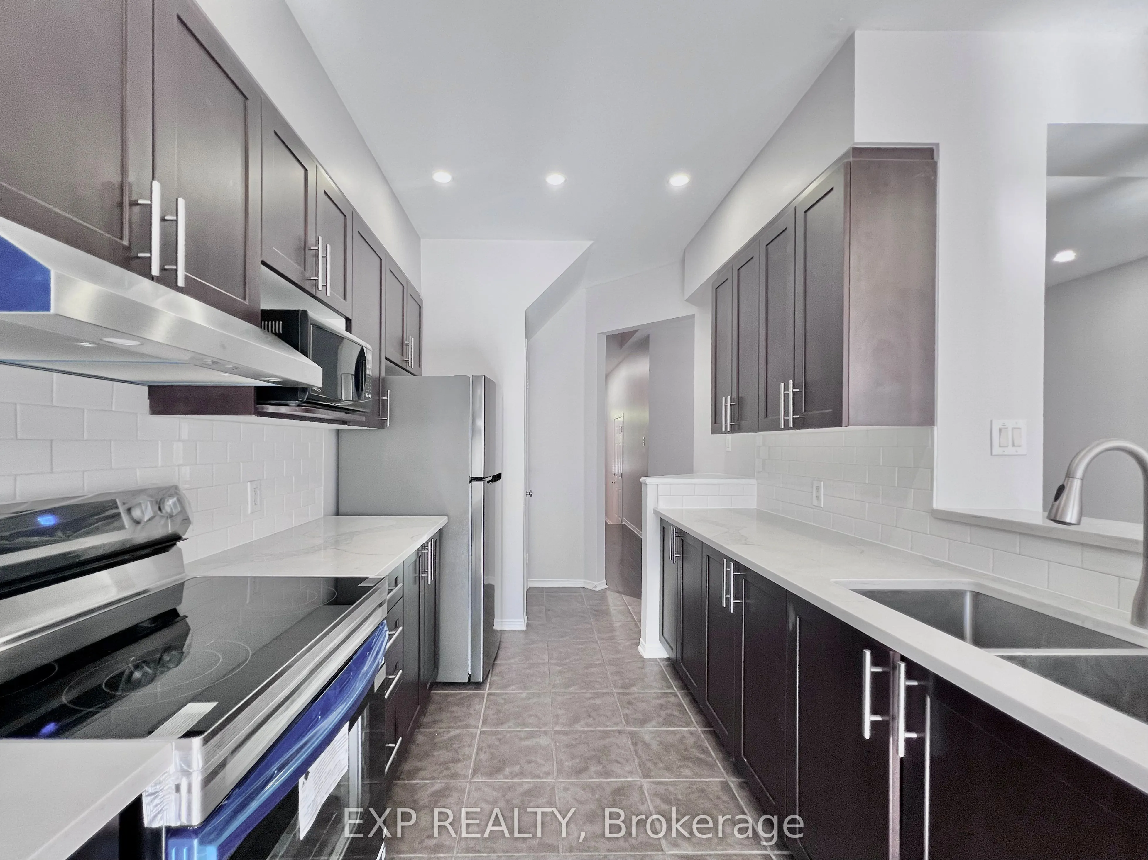 790 Nakina Way