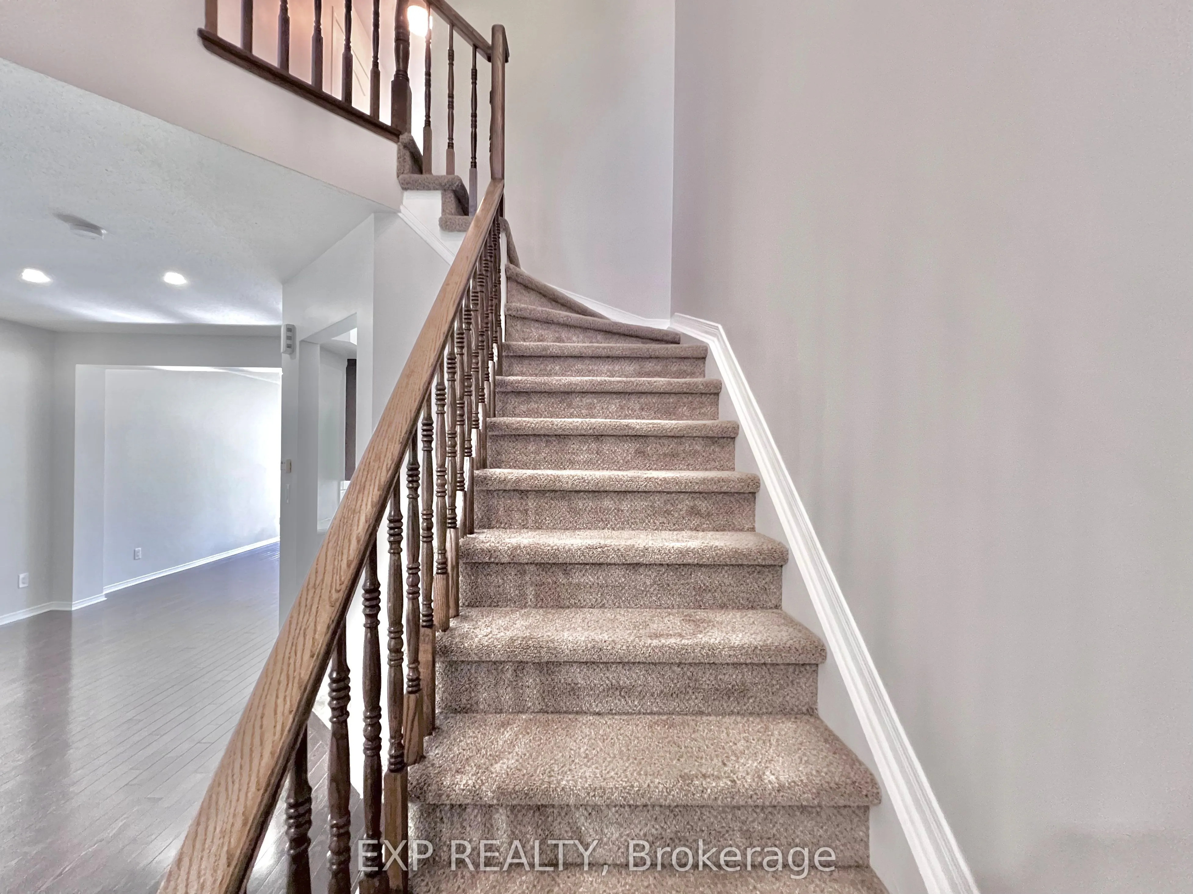 790 Nakina Way
