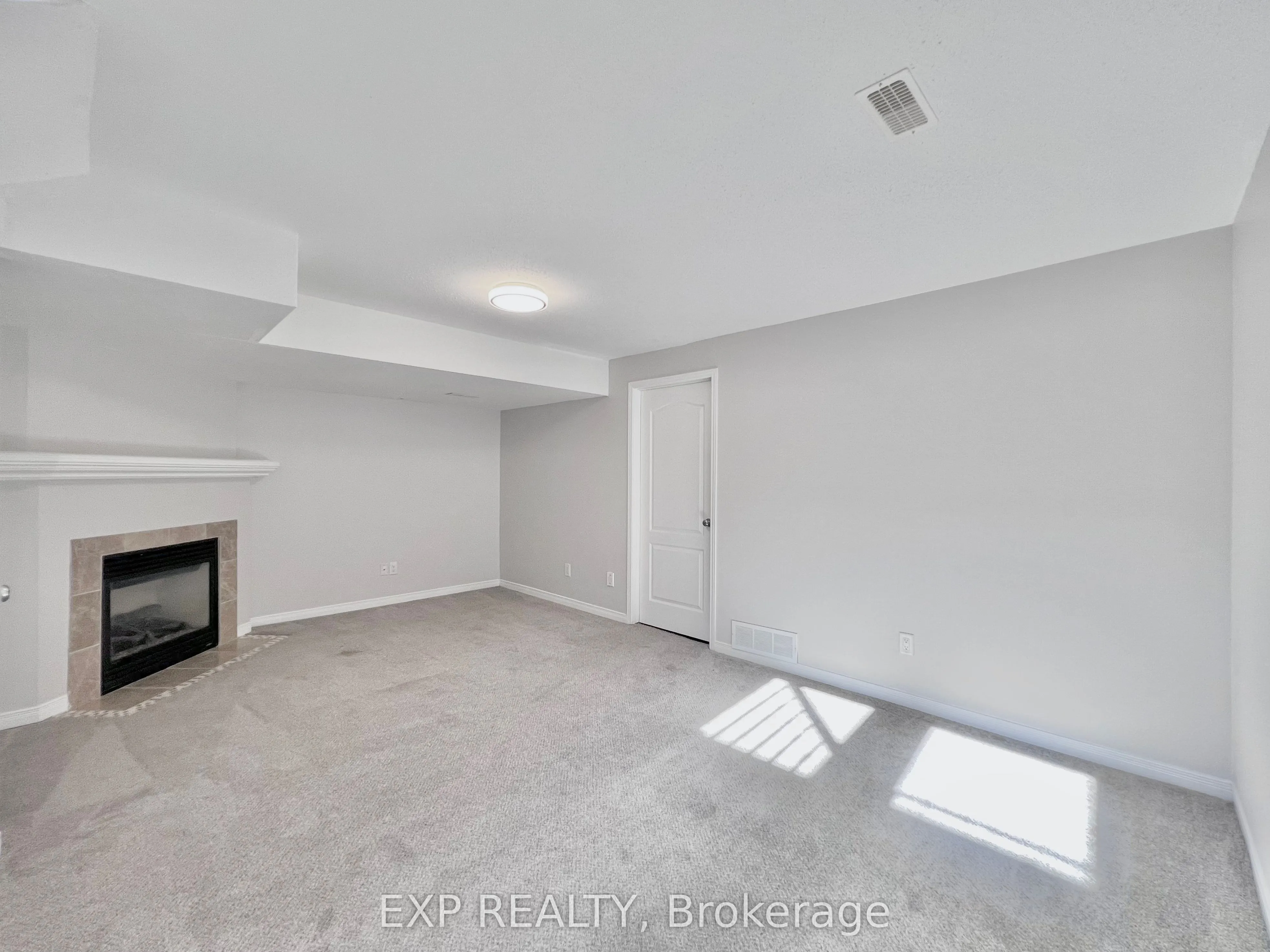 790 Nakina Way