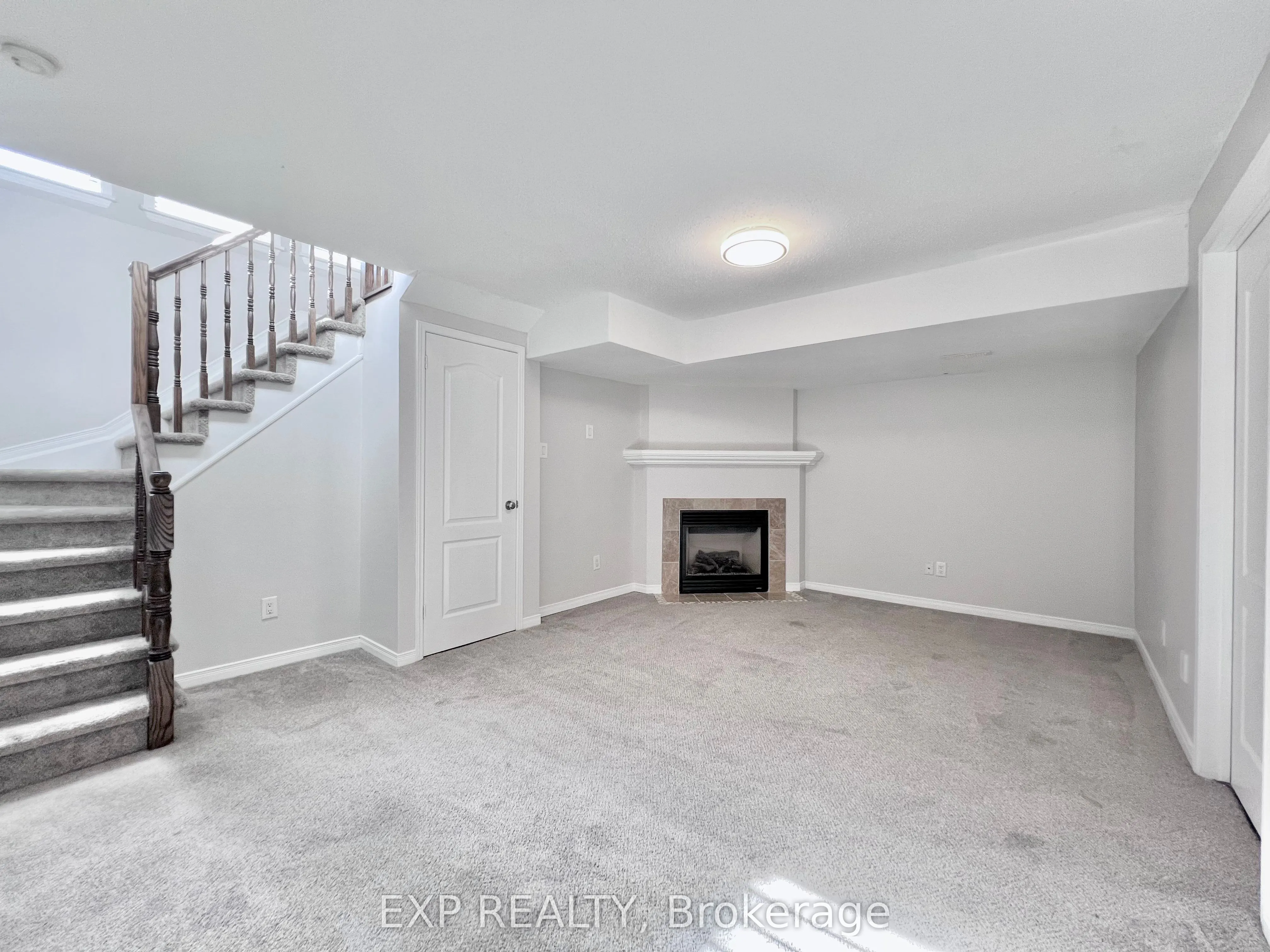 790 Nakina Way