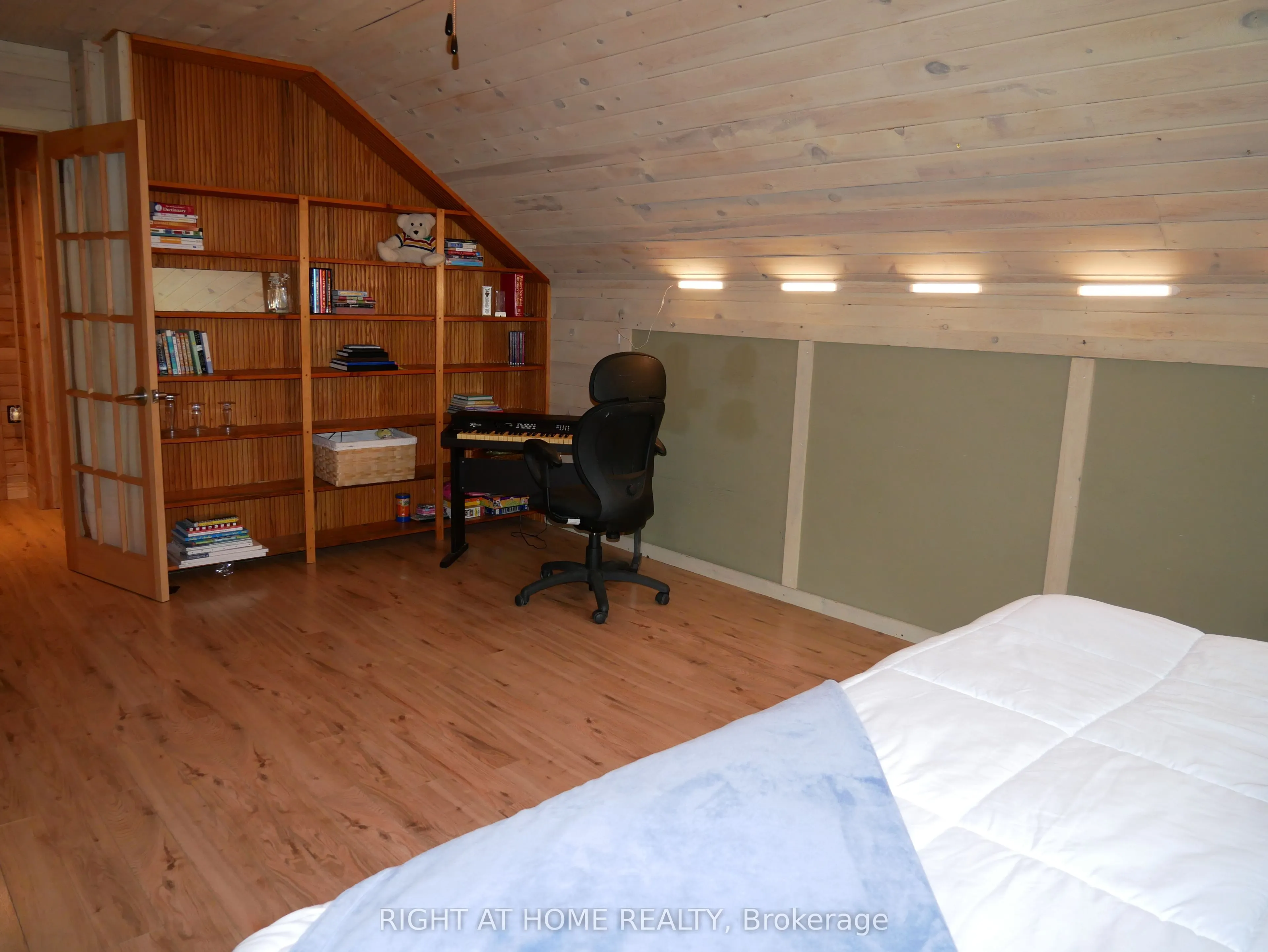1130 Towering Oaks Trail W