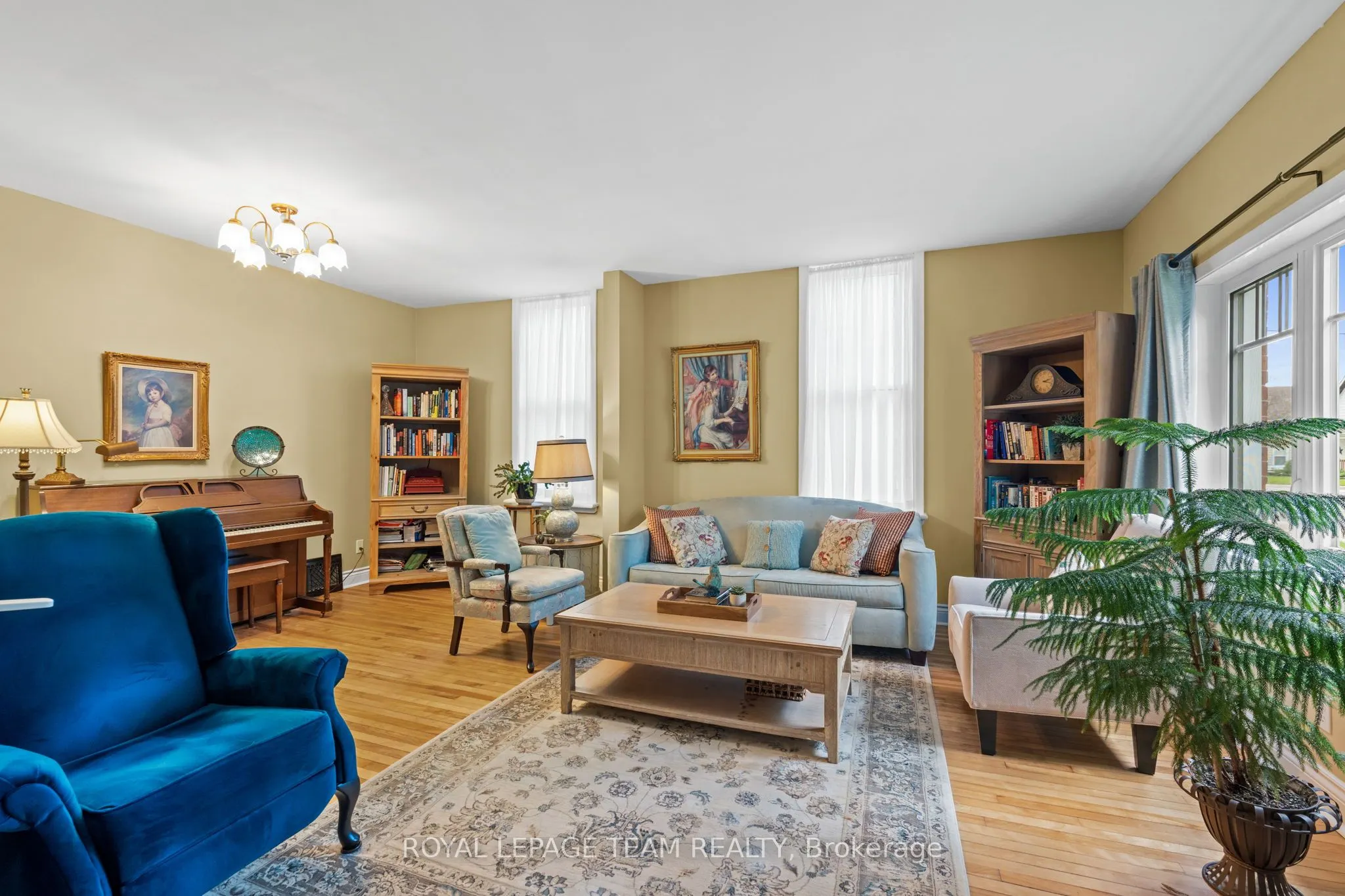 82 Lake Avenue E