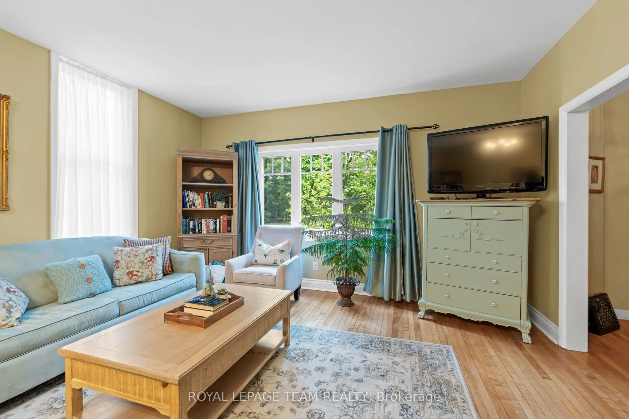82 Lake Avenue E