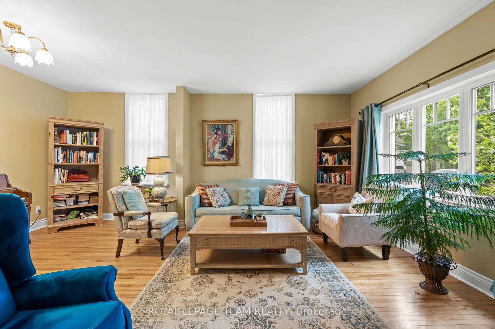 82 Lake Avenue E