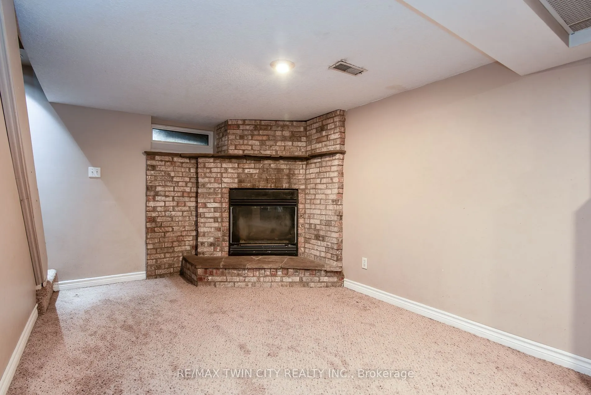 186 Highland Road E