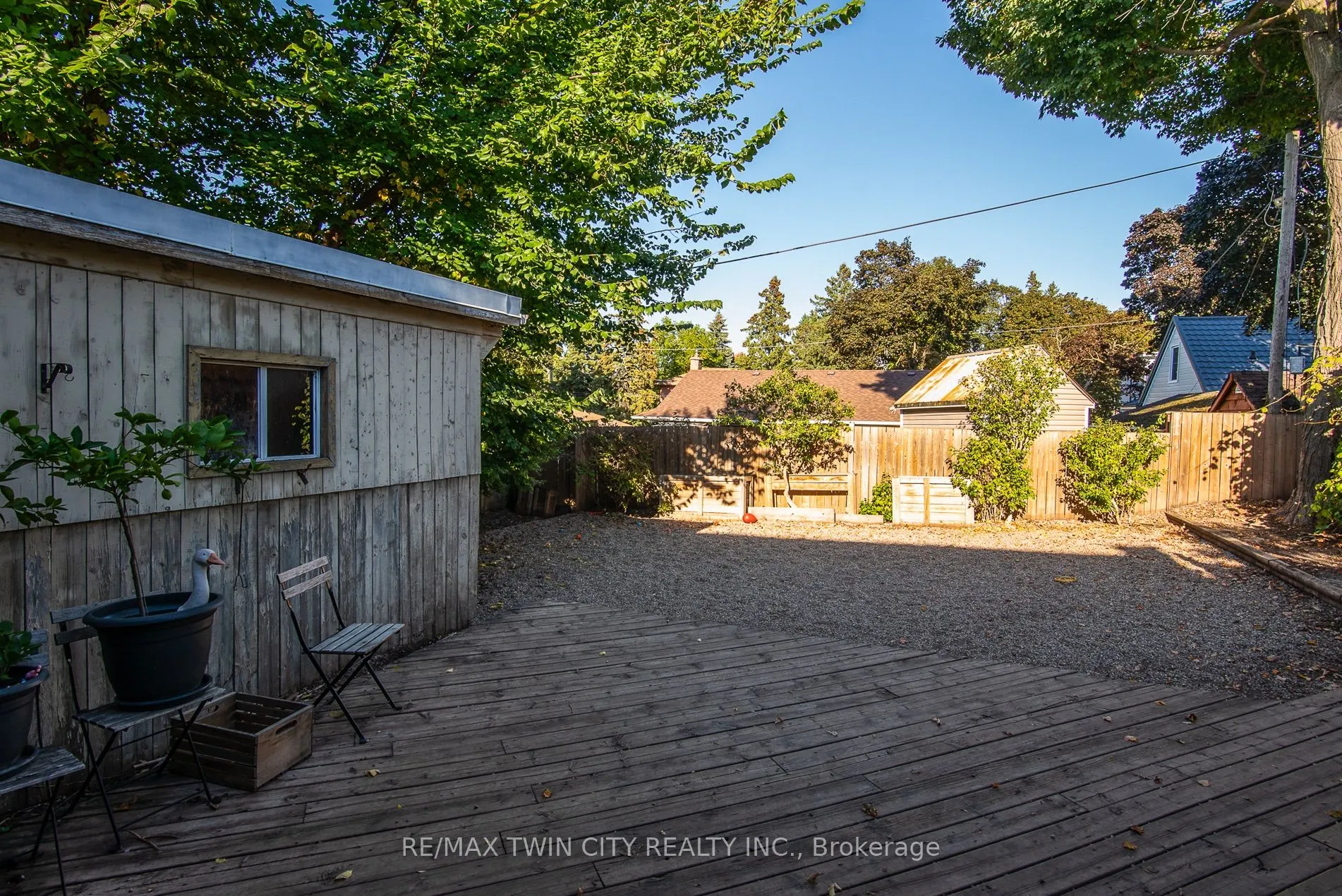 186 Highland Road E