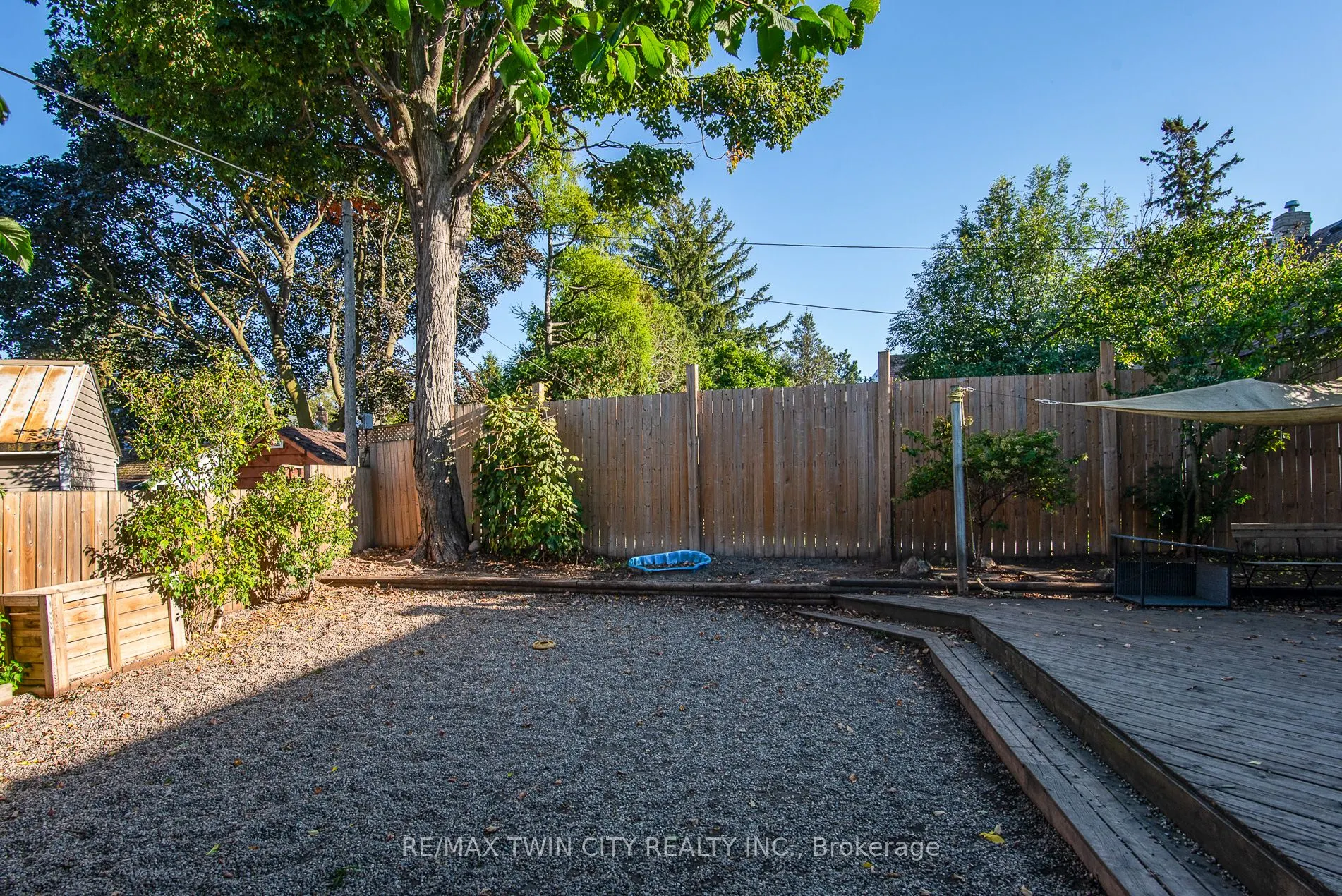 186 Highland Road E