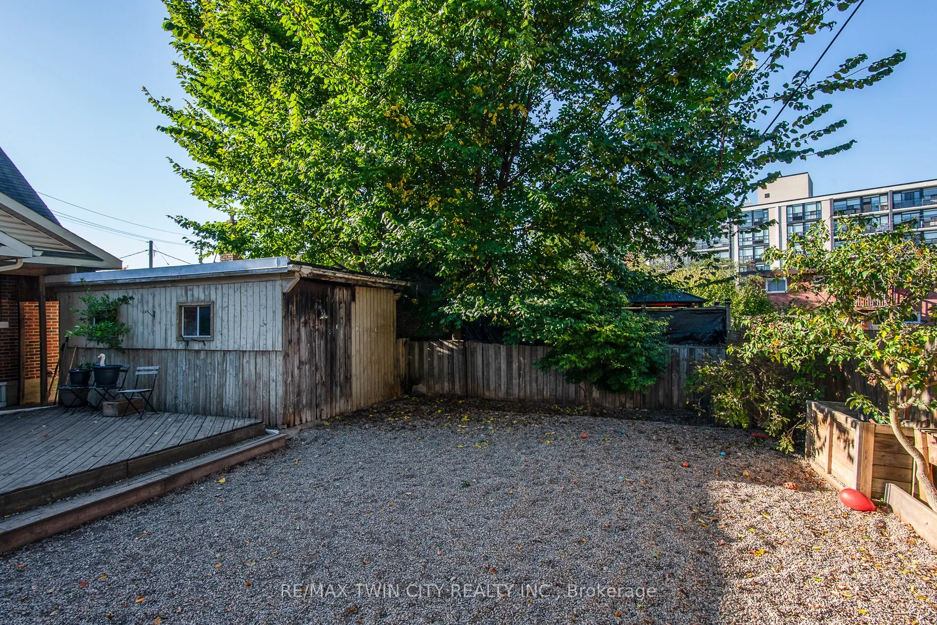 186 Highland Road E