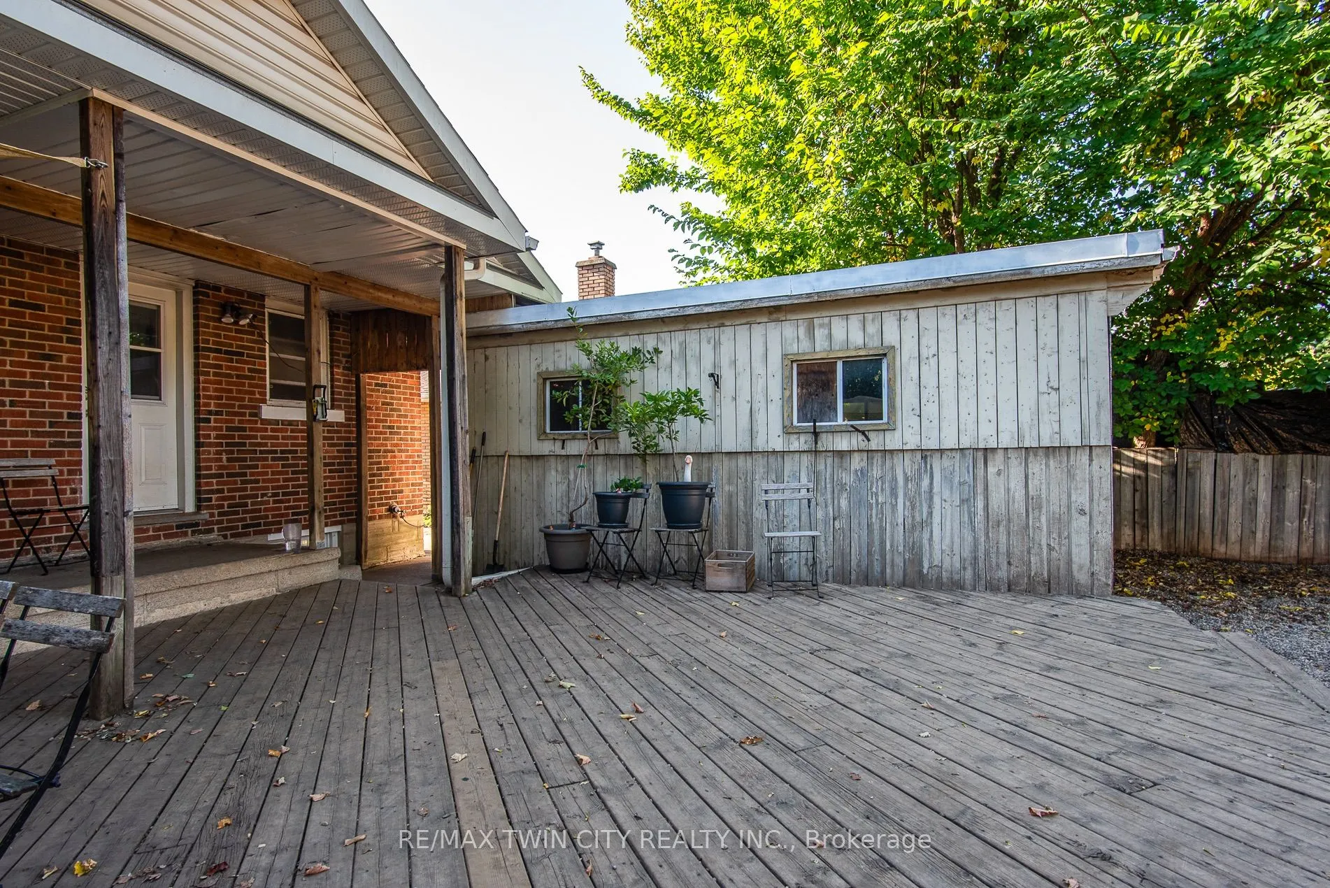 186 Highland Road E