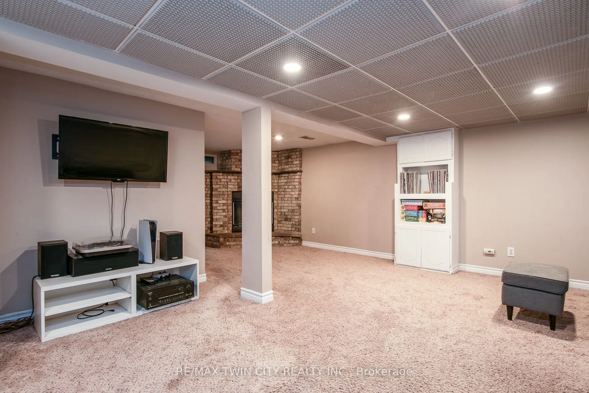 186 Highland Road E