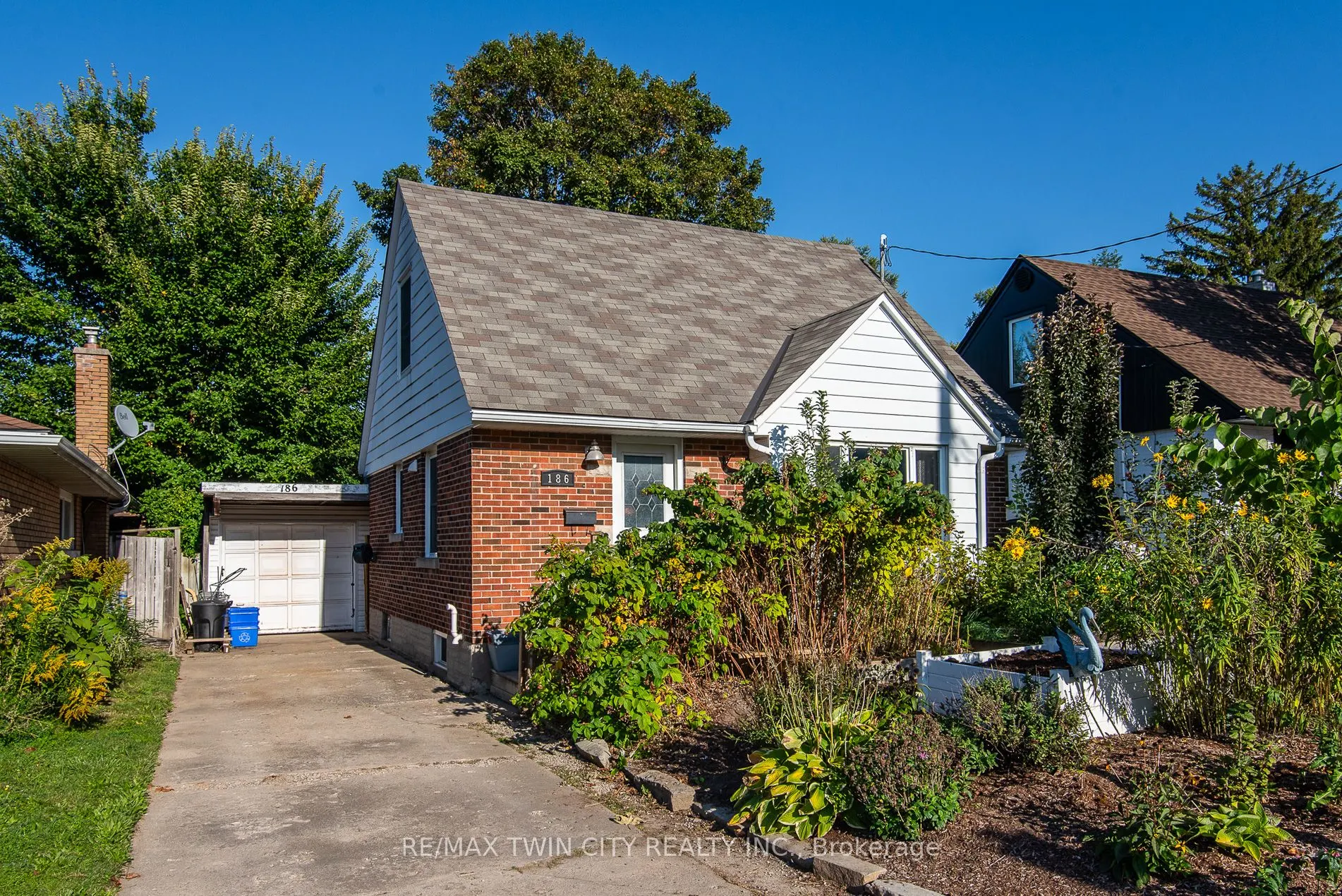 186 Highland Road E