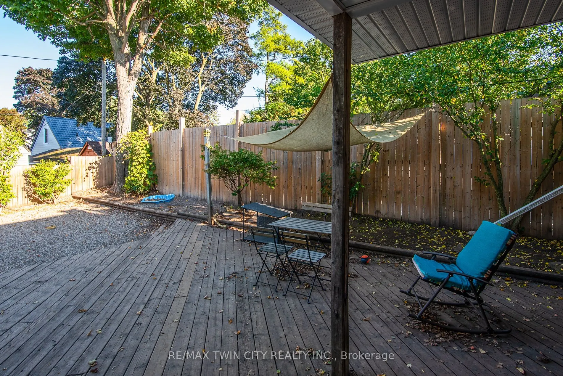 186 Highland Road E