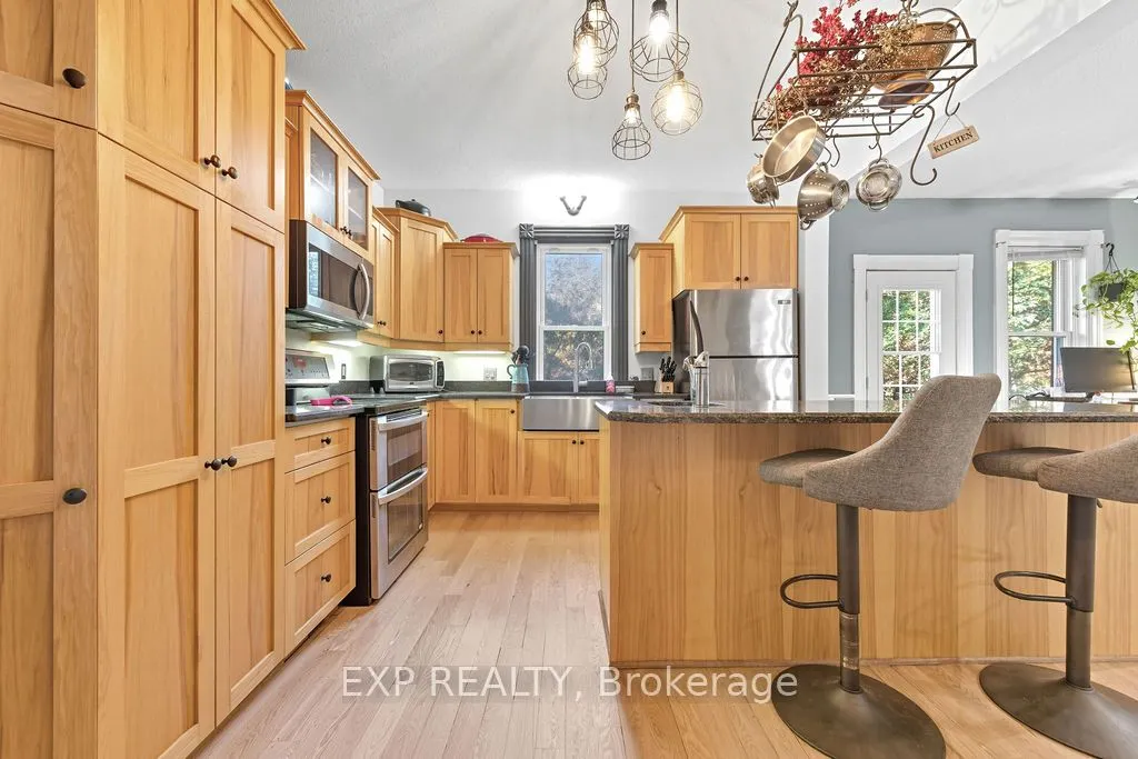 7 Hincks Avenue W