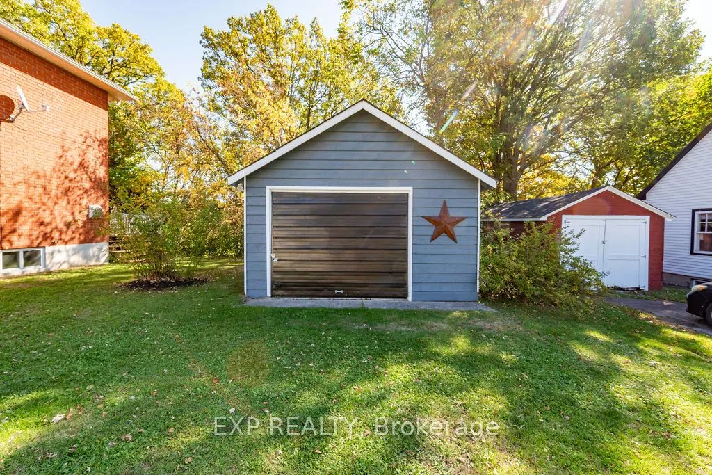 7 Hincks Avenue W