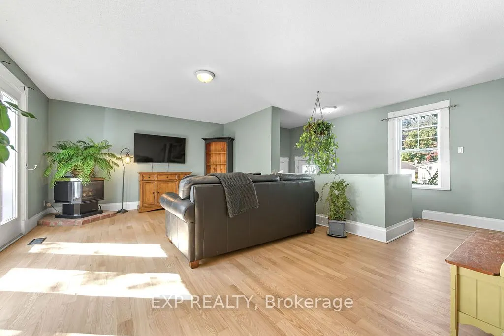 7 Hincks Avenue W