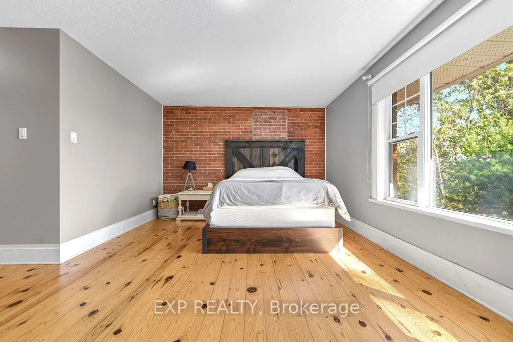 7 Hincks Avenue W