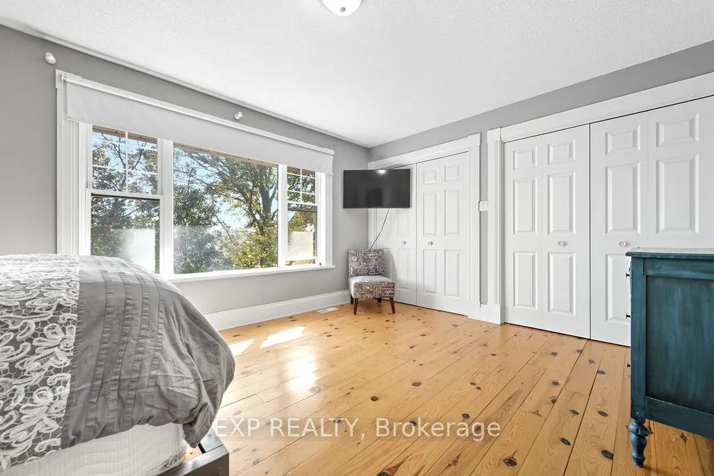 7 Hincks Avenue W