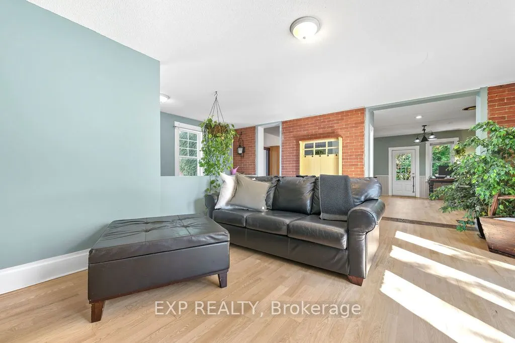 7 Hincks Avenue W