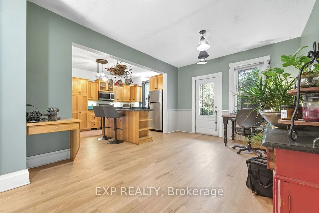 7 Hincks Avenue W