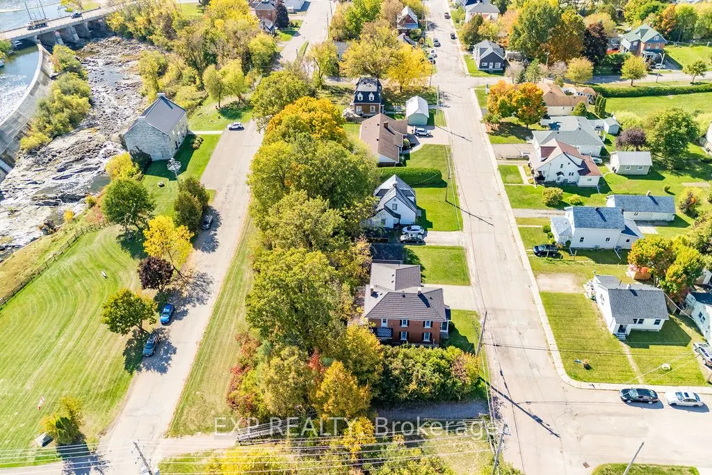 7 Hincks Avenue W