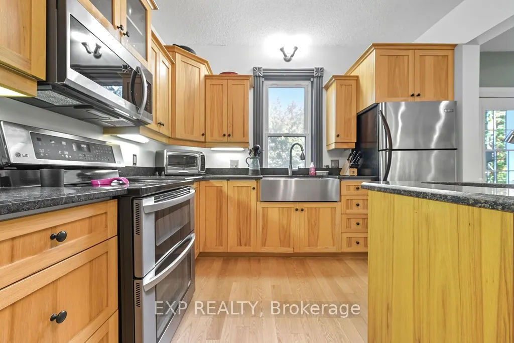 7 Hincks Avenue W