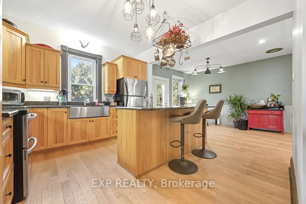 7 Hincks Avenue W