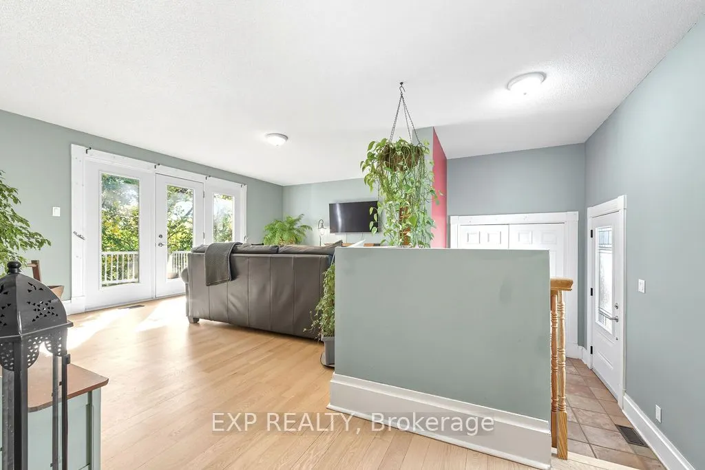 7 Hincks Avenue W