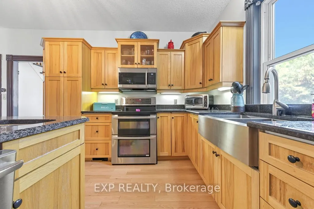 7 Hincks Avenue W